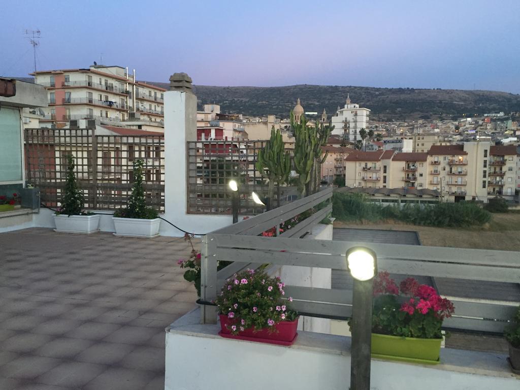 Super Attico B&B Comiso Zewnętrze zdjęcie